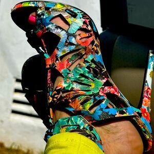 Die cut colorful heels. Size 9